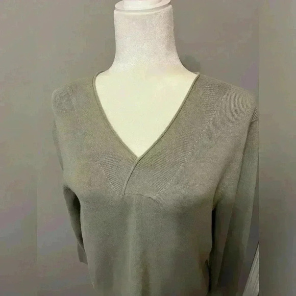 J. Jill Sage Green Over Lapping V Neck Long Sleeve Sweater Size Large - Picture 4 of 6